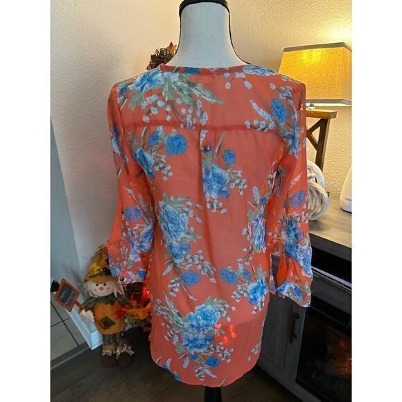 Live 4 Truth floral light blouse size M - Picture 2 of 2